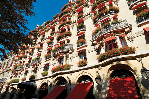 Hôtel Plaza Athénée, Paris facade