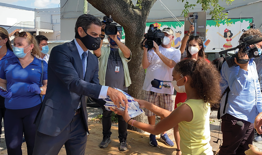 Mayor Suarez distributing 10,000 masks to COVID-19 hotspots around the City of Miami