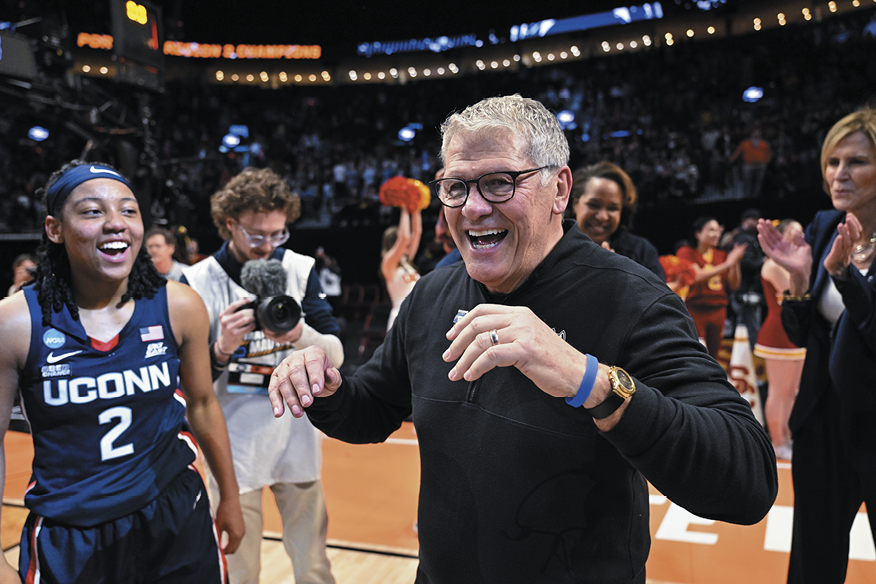Geno Auriemma Chris Dailey 2024 NCAA