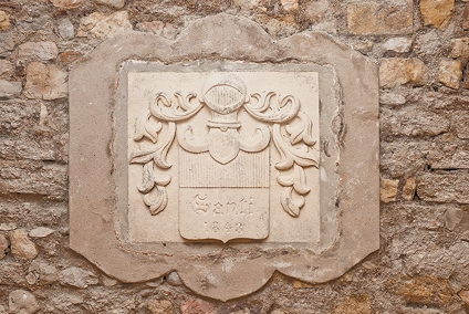 Santi crest